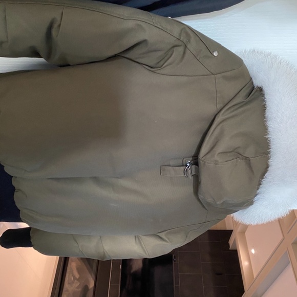 Authentic Moose Knuckles bomber M in ladies - Picture 6 of 6